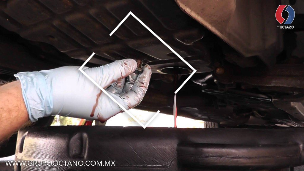 GrupoOctano's tweet photo. #SabiasQue con el tiempo los fluidos esenciales de tu vehículo, pierden su capacidad de limpiar, enfriar, lubricar y de fluir libremente, lo cual puede generar problemas en el futuro como el sobrecalentamiento y /o fallas de la transmisión? https://t.co/GCBxh67HPn