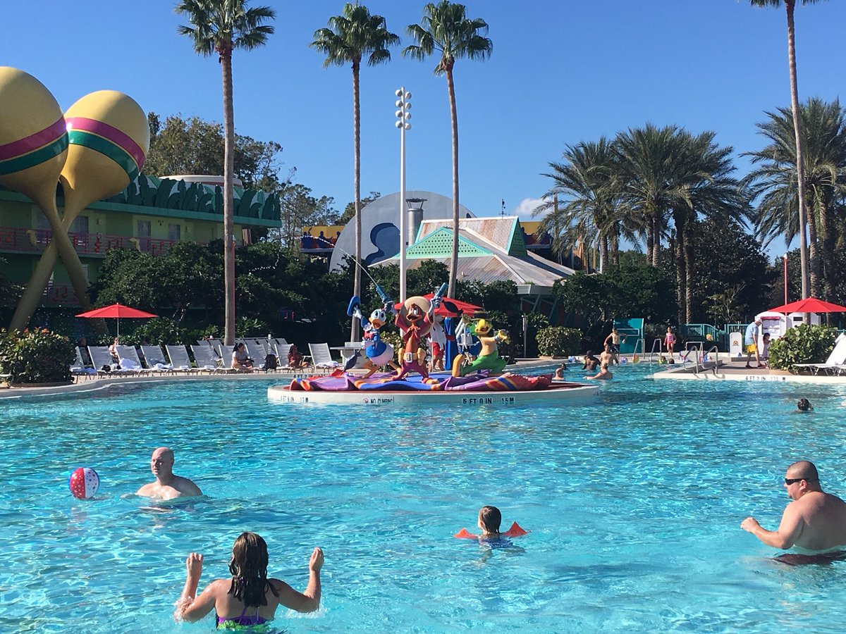 MediaVixen's tweet photo. Hanging out at the main pool today at #AllStarMusic #DisneyWorld #WDW #CalypsoPool https://t.co/XTySRN2AUV