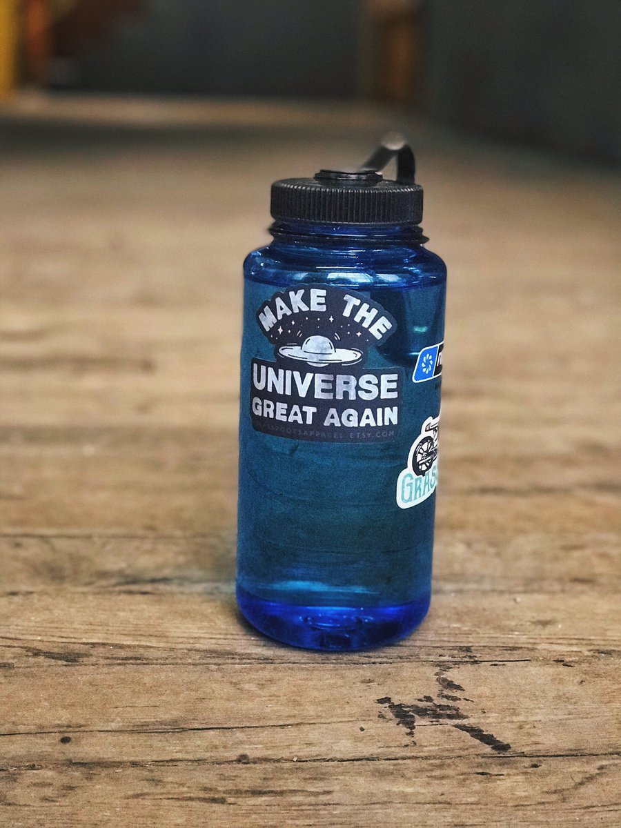 GrassrootsPrint's tweet photo. 🌌👽✌️Make everything you own great again (@NalgeneOutdoor) (@stickermule) 

⚡️https://t.co/tpn5Eo8MRV⚡️ https://t.co/huXDaGIxaa