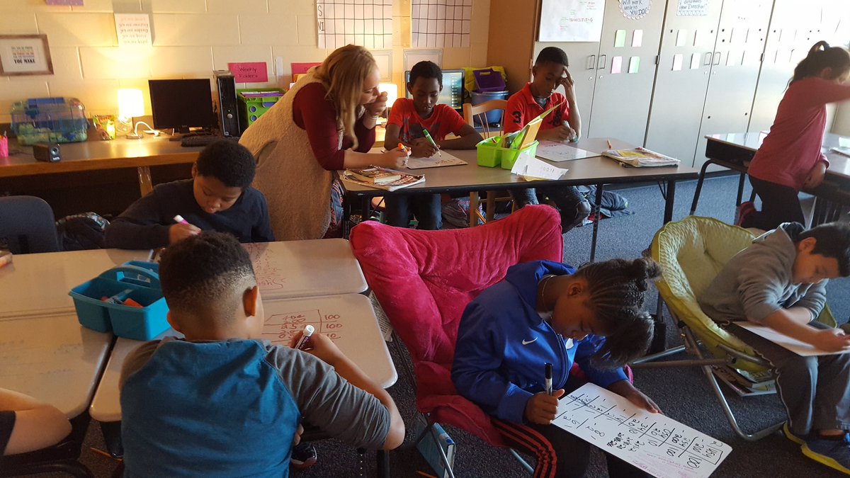 ECUcrystalECU's tweet photo. 4th graders rocking long division using partial quotients. @Barwick4thgrade @LOMESLions @FCSchoolsNC #ROCKmath https://t.co/X7tjLNLVfI