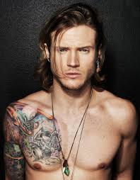 A star born today!! A very happy birthday to you Dougie Poynter !!     