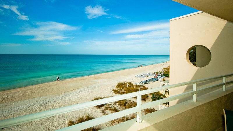 IslandReal's tweet image. Coquina Beach Club has a few Winter dates open! Escape the cold with a beach front getaway to #AnnaMariaIsland! buff.ly/2ArHzyE #ThursdayThoughts #LoveFL #FloridaVacation