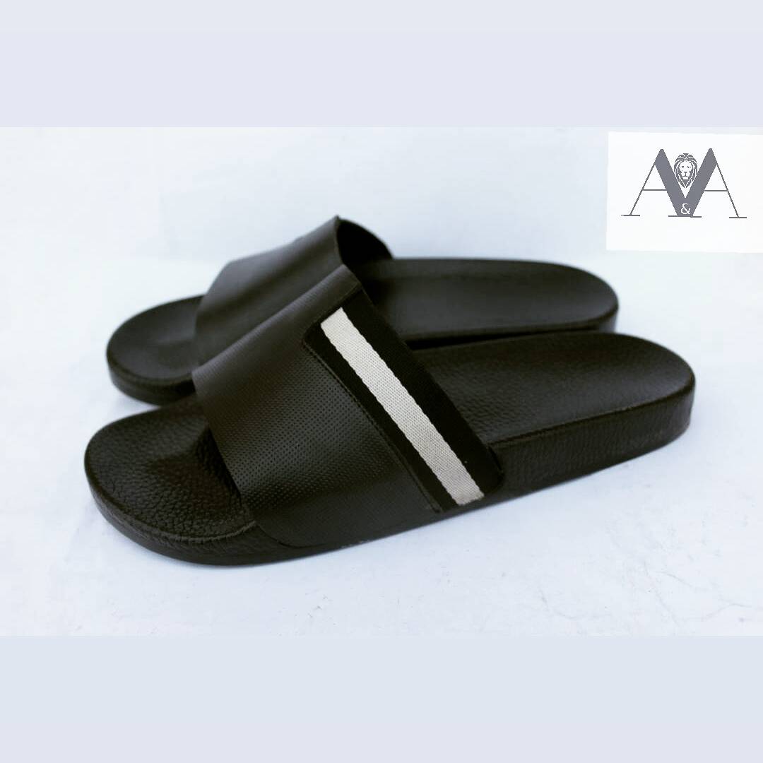 ArmadilloFour's tweet photo. Introducing the new A&A slides A&A
#WalkingMadeSimple #MadeInNigeria #proudlyNigerian π³π¬ https://t.co/DUd7nDYTDo
