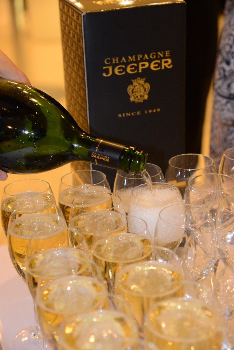 ChampagneJeeper's tweet photo. #Jeeper est fier d'avoir été le #Champagne présent lors de l'exposition Résistances, organisée à #Monaco. A cette occasion, Son Altesse Sérénissime le prince souverain de Monaco s'est vu offrir un magnum de Grande Réserve. #Be_Jeeper #Britesyde https://t.co/vFb1vyw3g7