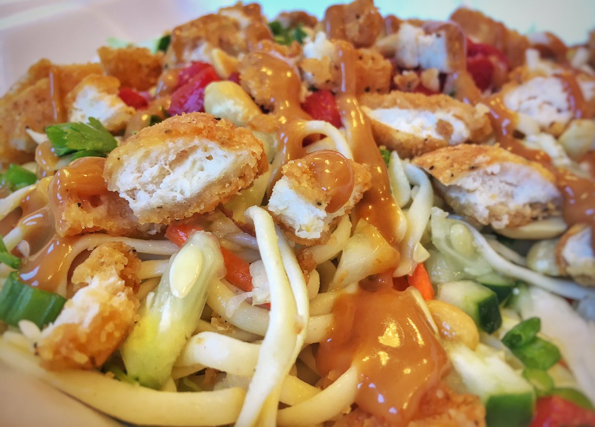 MainStrGrill's tweet photo. Thai Chicken Salad. Crunchy. Healthy. Delicious. Oh, &amp; the spicy peanut sauce drizzled on top 😋
#lunchspecial #lewistonidaho #lcvalley https://t.co/9WAedqk9Jx