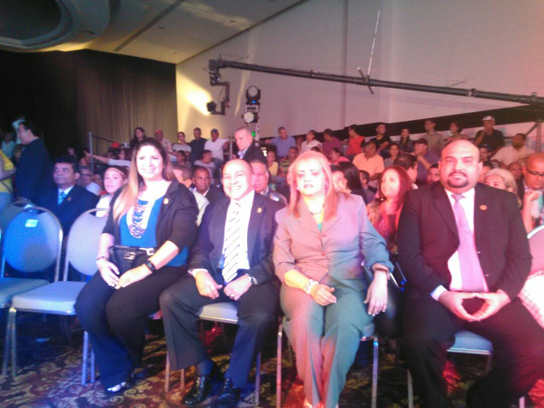 MRporVenezuela's tweet photo. Hoy el Zulia conocerá las Propuestas de Gobierno de @manuelrosalesg  #PorElZuliaQueQueremos https://t.co/mLIET4GIDz
