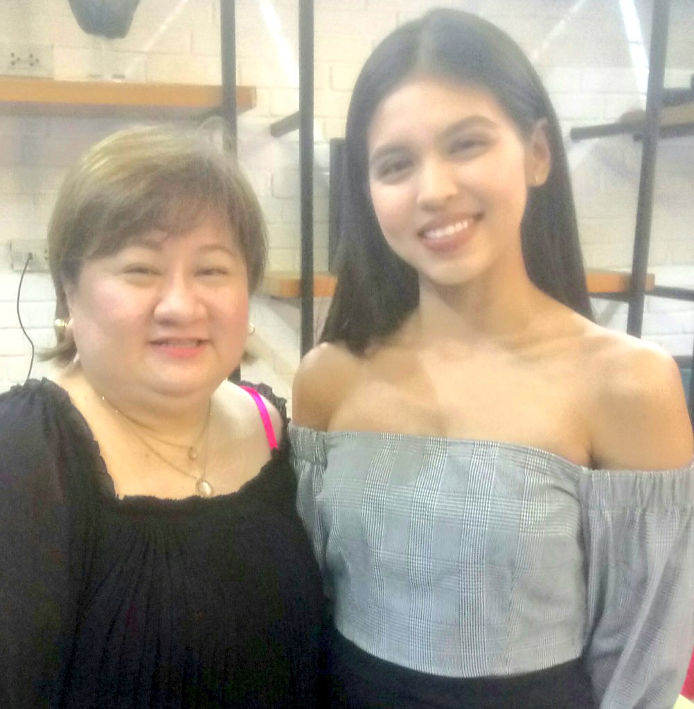 iambmc's tweet photo. I am with the new media influencer of iPhone X. Love you bibi gurl @mainedcm you are really blessed proud of YOU  #ALDUBSaHirapAtGinhawa https://t.co/8CAxYEI95B