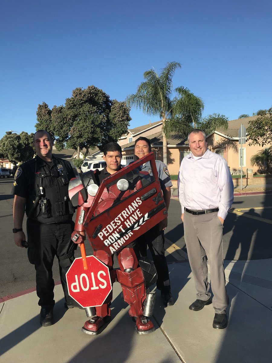 NorteEagles's tweet photo. Pedestrians don’t have armor. Thank you Officer Wood for helping with traffic safety! https://t.co/adS3txLFRF