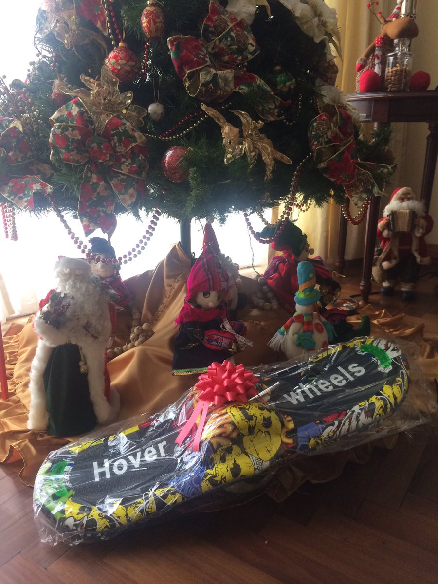 SlitGo's tweet photo. El mejor regalo de navidad 🎁🎄 #hoverboard 😎 ... fácil y divertido de usar ! https://t.co/3cW5zzAdcB