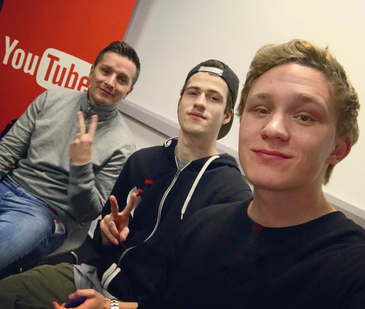 ChrisTezz's tweet photo. Erfolgreiches Meeting in Berlin mit @aaron_troschke &amp; @MarcvonBradeTv 📝👍🏼 https://t.co/Bg45NQ3Y4j