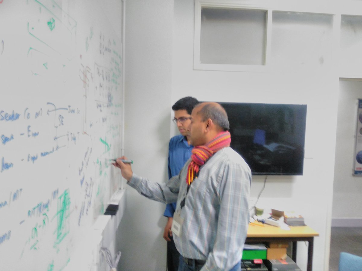 uclmecheng's tweet photo. Where would we be without markers and squiggle boards? Drs Balachandran and Talibi @ucl @UCLEngineering  talk combustion diagnostics. In colour. https://t.co/0aEKAeuNvl