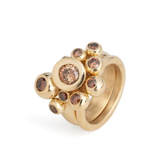 EXHIBITION: <a href="/DazeraJewels/">Dazera</a> is taking place at The Exhibitionist Hotel today until 2nd December. See work from #GoldsmithsFair exhibitors including #TinaEngell

Find out more here > buff.ly/2n9HA4D