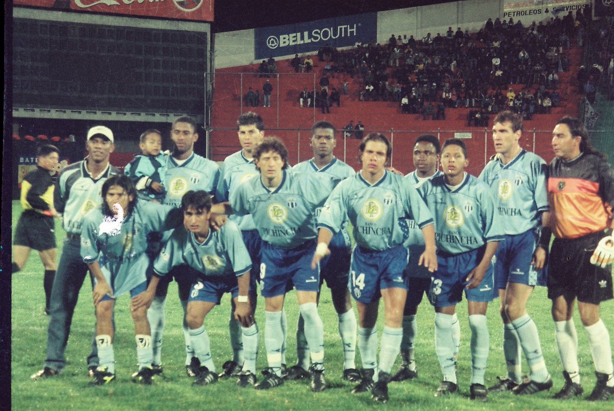 Macará, super Chiri sigue en el equipo actual, Duarte es DT en el país...ubican a otros de esos jugadores y donde estan?