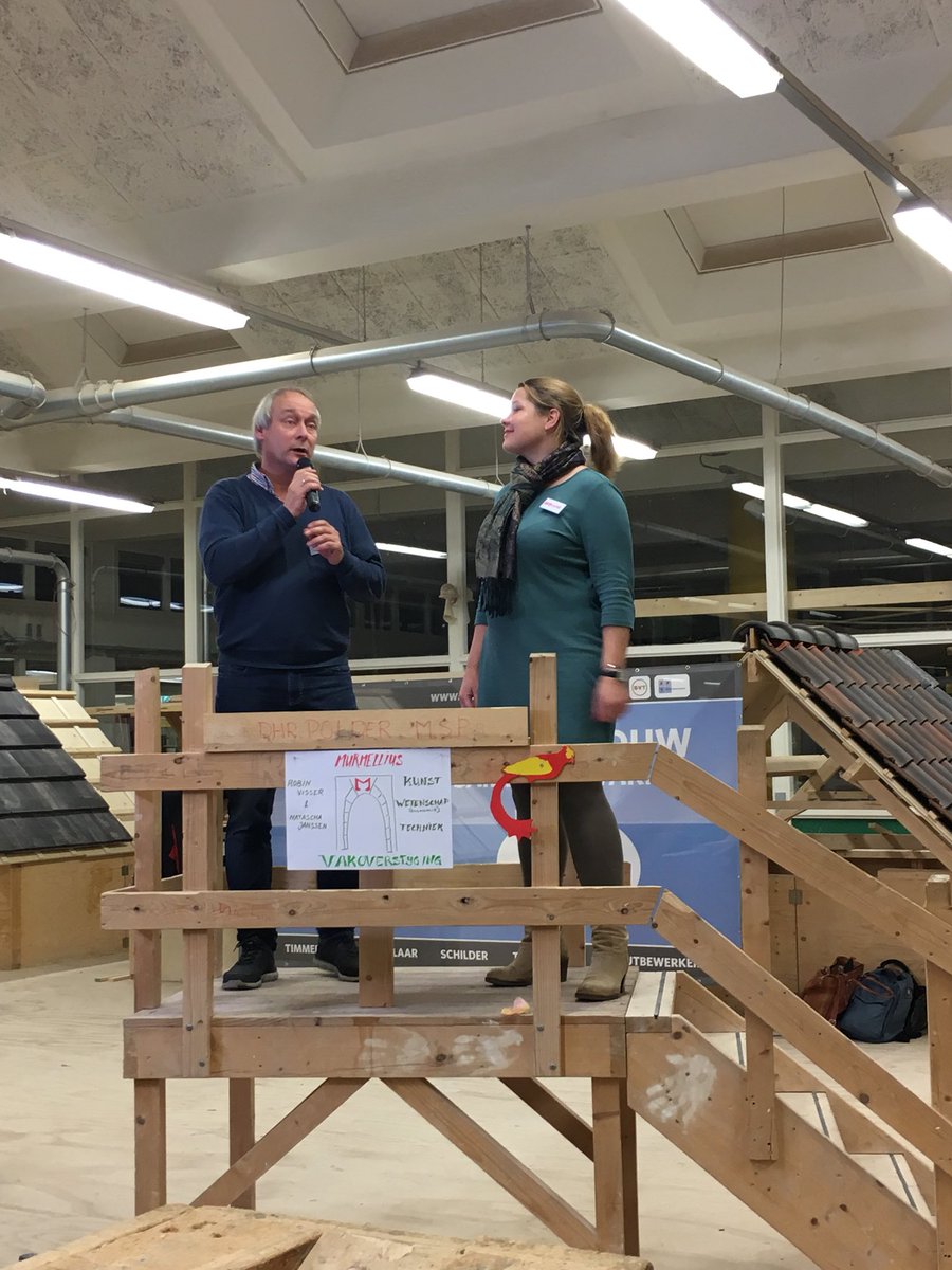 meetup072's tweet photo. #meetup072 Murmellius Alkmaar vakoverstijgend onderwijs met het thema kunst, wetenschap en techniek. Geen ja maar, maar wel zoeken naar de verbinding tussen leraren en hun verschillende vakken en disciplines https://t.co/xzSEAmDaZf