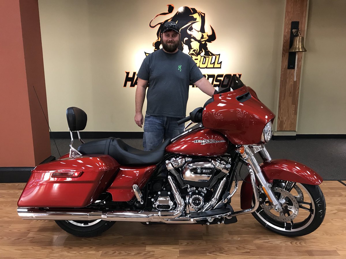 RagingBullHD's tweet photo. #AskBoone HowTo #LiveYourLegend and #Rollout on your #DreamMachine today! https://t.co/1lJaXveUr6