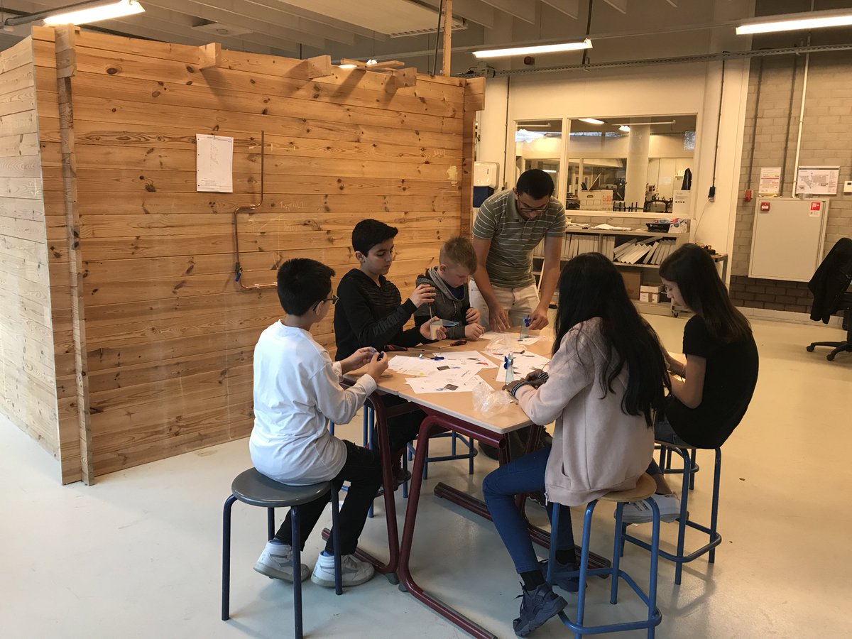 Geslaagde #kennismakingsdag! 400 groep 7 en 8 leerlingen van basisscholen uit <a href="/rotterdam/">Gemeente Rotterdam</a> waren gister bij ons op bezoek en om op een ludieke manier kennis te maken met onze school! bit.ly/2it2mLi  #vo <a href="/VO_nieuws/">Voortgezet Onderwijs</a> #voschool #vmbo #mavo #rotterdam