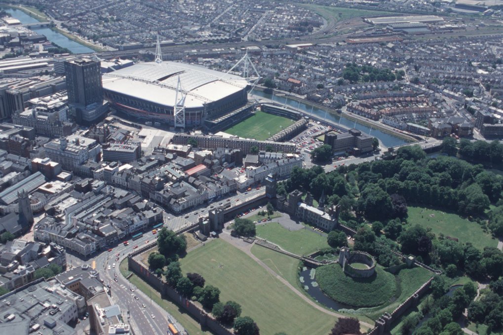 CardiffUniInter's tweet photo. #Cardiff is a safe, friendly &amp; affordable capital city, just 2 hours from London... but there's so much to do &amp; see here, you might not want to leave at all!! 🏴󠁧󠁢󠁷󠁬󠁳󠁿😍 https://t.co/6Vr6CZnKKT
#welcometowales #whystudyhere #studyincardiff #CUinternational https://t.co/0nVeOgODDP