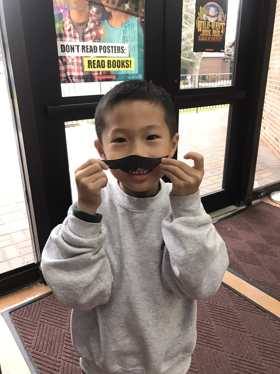 SIA_Lib's tweet photo. #grade1 is wanted for reading at the book fair! @SI_Academy https://t.co/mF16om9sKl