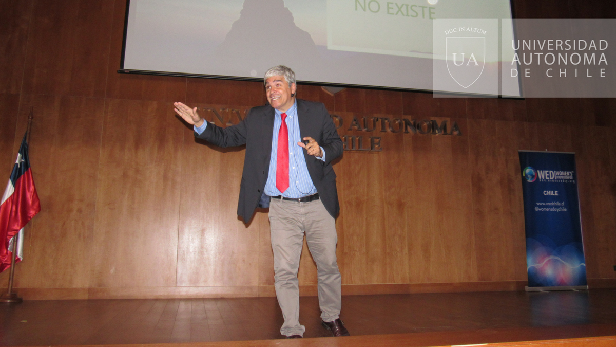 autonomadechile's tweet photo. 🔹 El carismático @nicolaslarrain nos contó en #WedChile que "Para emprender debes diferenciarte y tener un atributo que apele a lo emocional" #UAutónoma https://t.co/IfU5fTNe23