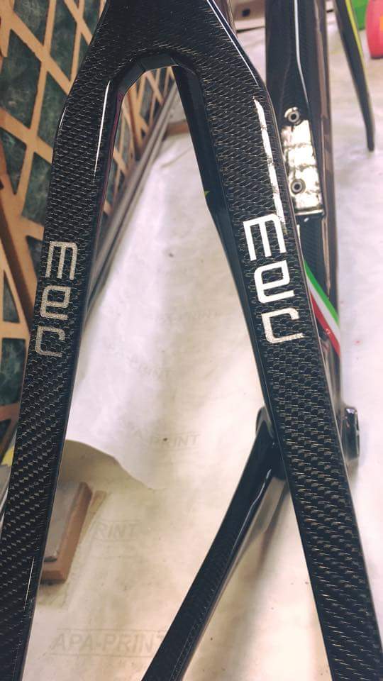 JeemBikes's tweet photo. Nuovo telaio in Carbonio- Titanio.
J-EMM Única.6 2018.
#jemm #madeinitaly #bespoke #Technology #exclusive #sumisura #carbotitanium #bike #novellara #Apdesign https://t.co/R9FQlS00BF