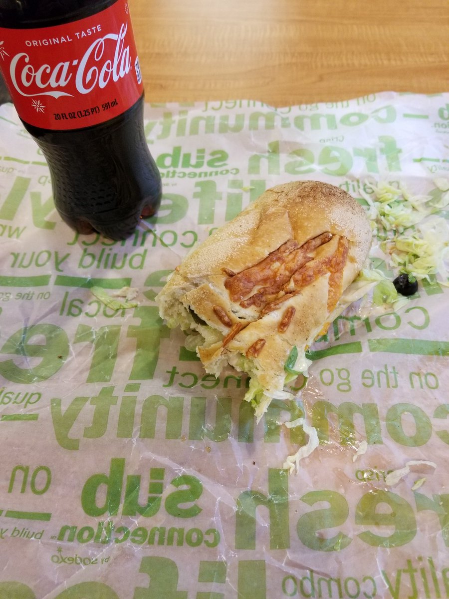 fr0st6yt3's tweet photo. Always drinkin a #Coke with my food from @gorilladining #12daysofCoke #4thdayletsgo https://t.co/UBjGa81dP5