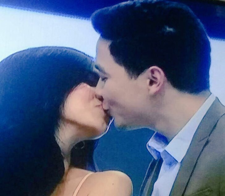 NtKatara's tweet photo. "A hundred hearts would be too few to carry all my love for you."💓🌹
@mainedcm @iam_ginghs @aim0519 @LaDiosaRM 
#ALDUBSaHirapAtGinhawa https://t.co/fTfx4KYyLz