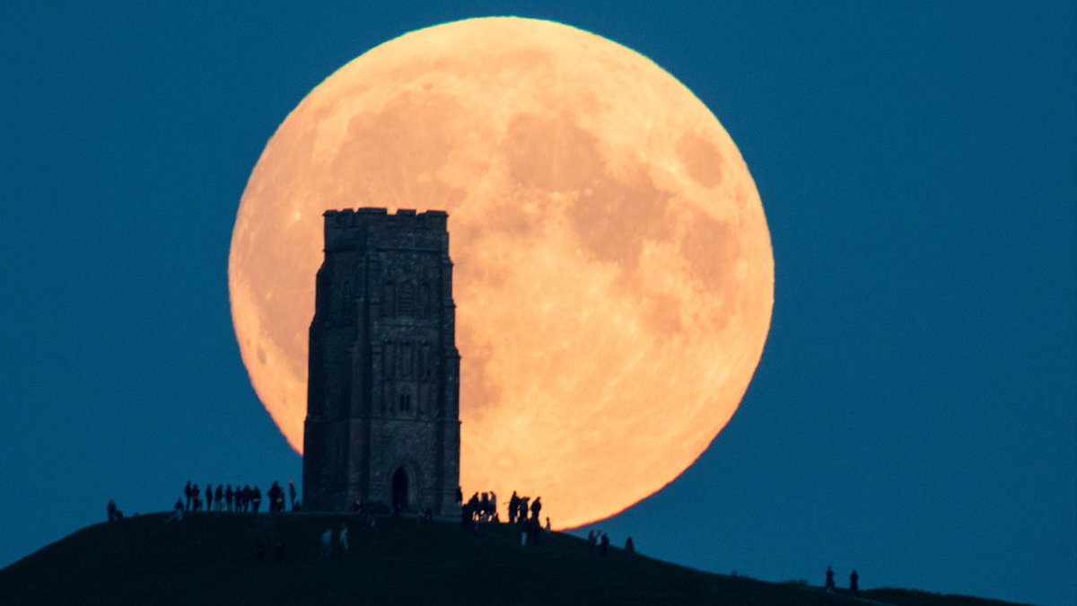 #Supermoon to rise over Earth this weekend bit.ly/2AqPoV8?utm_so… https://t.co/xDY1Wi9EF1