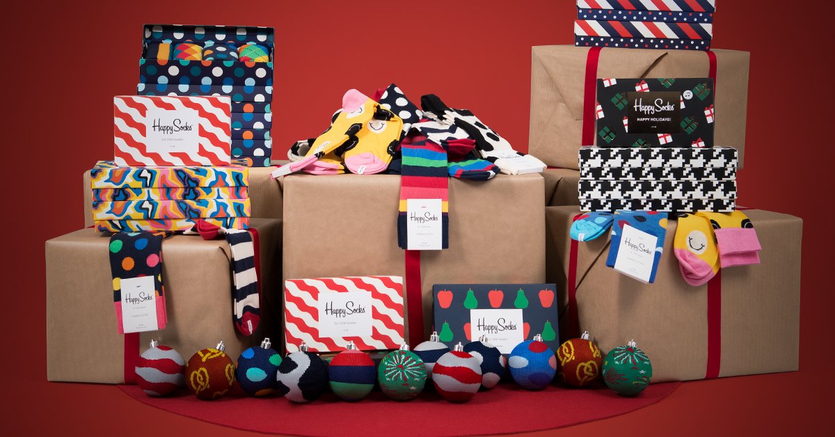 HappySofficial's tweet photo. It's happiest time of year! 🎄✨
Spread holiday cheer with Happy Socks! 

Shop now &amp; get free shipping! 👉 https://t.co/00N8ZeTHxk https://t.co/Z9OjgP3Ipv