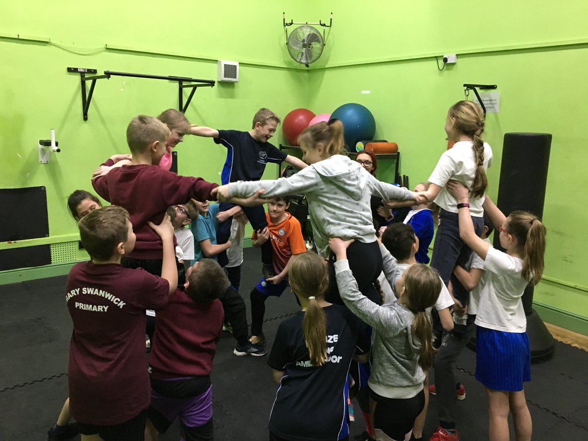 brockwelljunior's tweet photo. Have fun and trying new sports at the #squashfest @ChesterfieldSSP @ActiveDerbys @YourSchoolGames https://t.co/0cQeeIjj0I