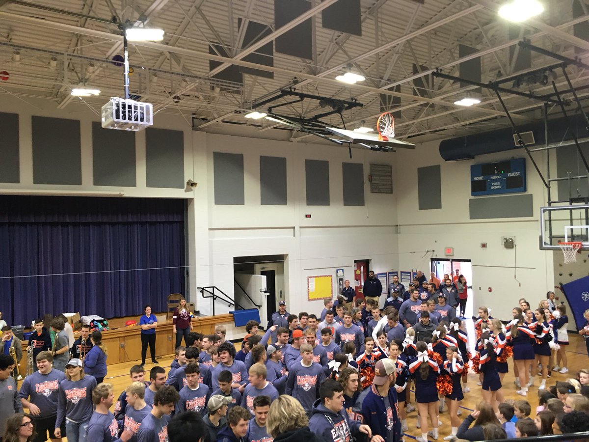 KVEBlueJays's tweet photo. Way To Go Madison Southern!! KV is Cheering You On!!#BiggestCheerleaders #BringHomeState #OrangeandBlue https://t.co/fF4G6lr2bn