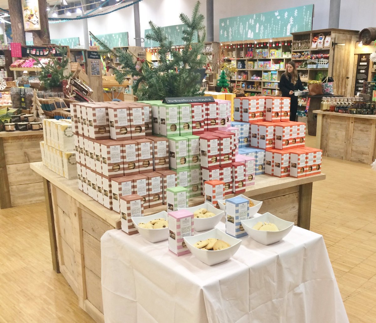 SimplyCornish's tweet photo. Looking forward to welcoming Eden Project Members and their guests to @edenproject Christmas shopping event this evening - come along and try some of our award winning shortbreads! https://t.co/OXLKzwNAGc