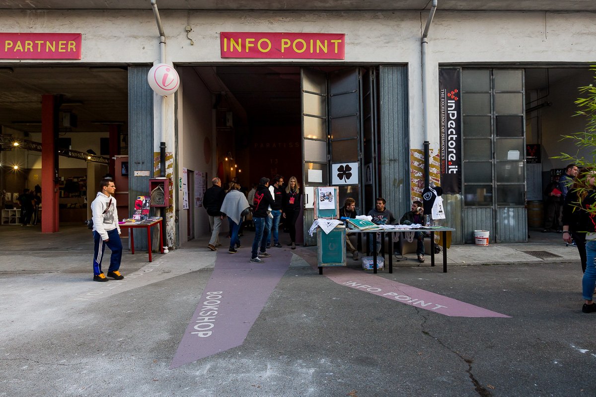 Siamo stati molto felici di avervi potuto prendere parte all'edizione 2017 di <a href="/Paratissima/">Paratissima</a>, con i nostri prodotti utilizzati nell'allestimento #SuperStation dell'info point. Ci vediamo nel 2018! 💡

📷 Jana Sebestova | #CreativeCables #BeCreative