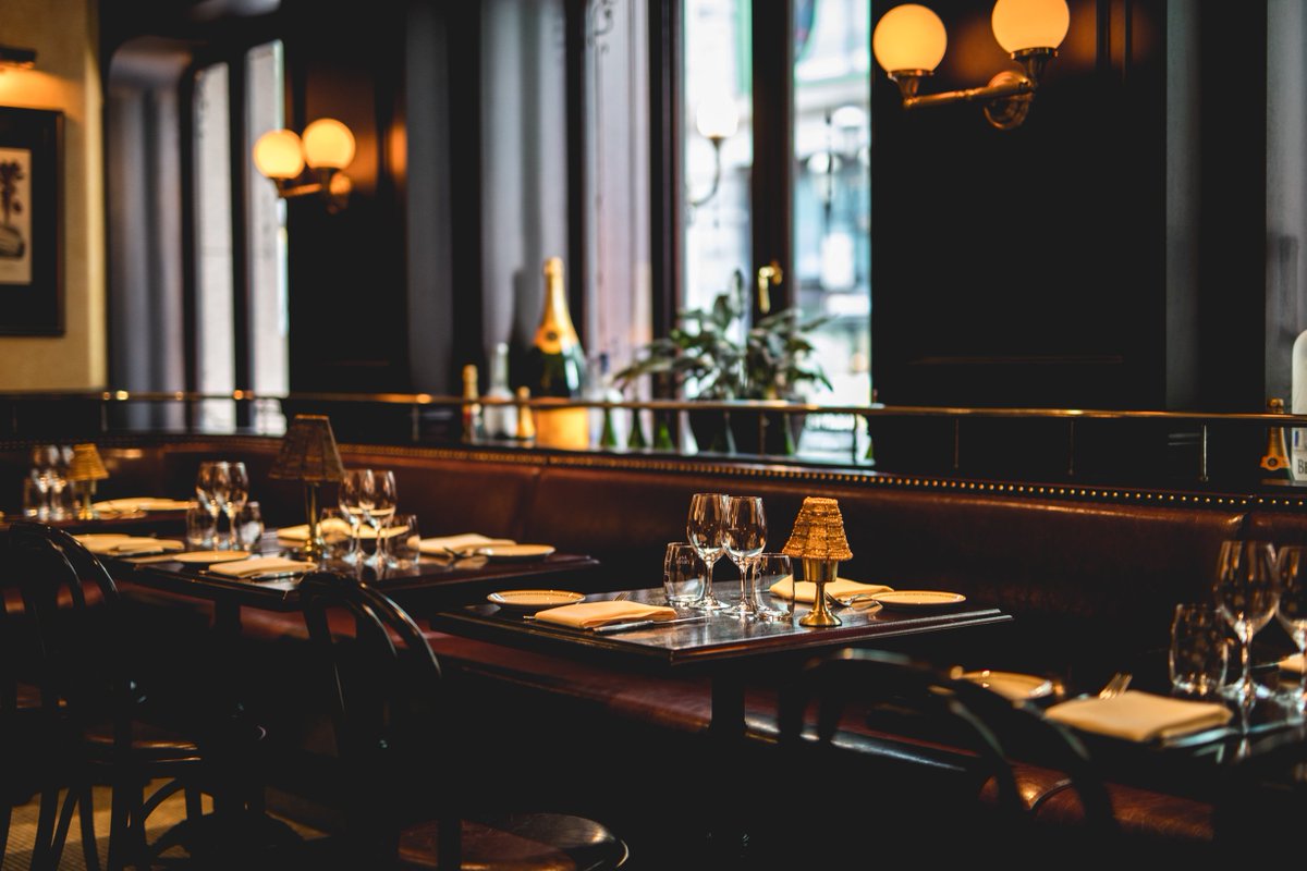 Fêter Noël dans un décor enchanteur à la parisienne... ça fait rêver non!?
On prend les réservations de groupe pour les Fêtes. Contactez-nous :
514.507.9223 | tina@lasociete.ca

#Noel #lesfetes #Lasocietemtl