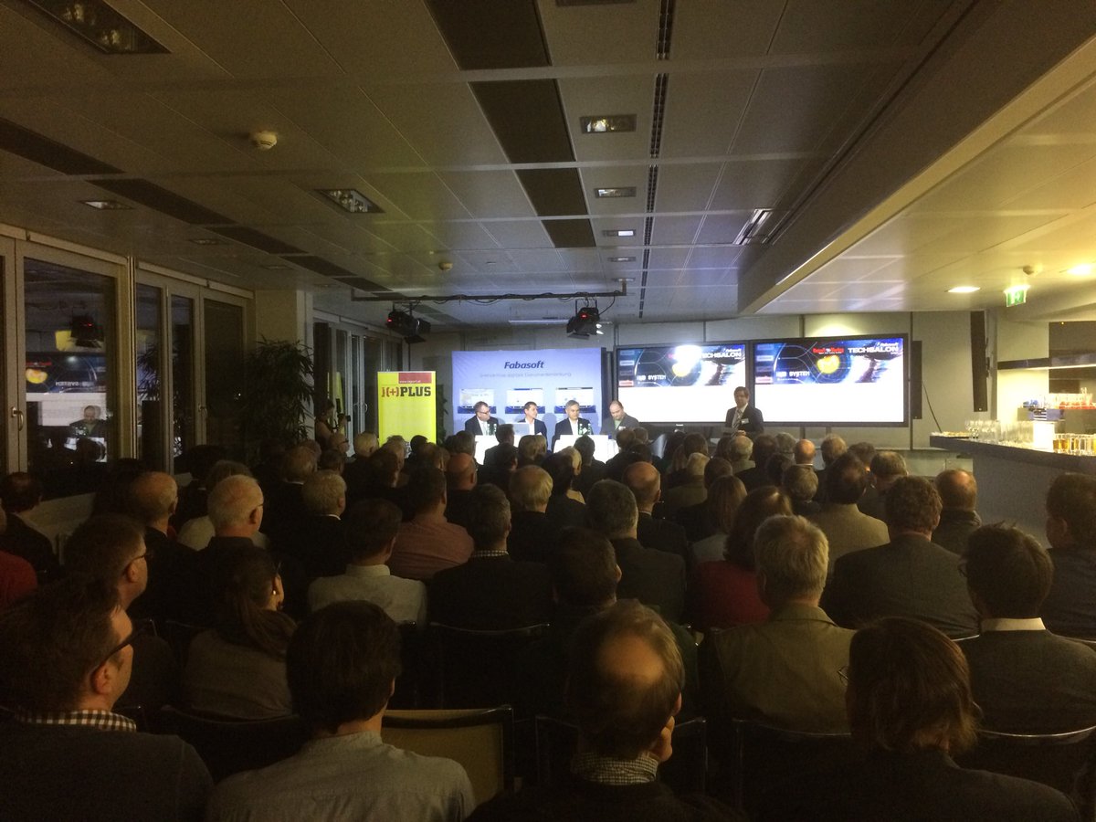 Fabasoft's tweet photo. Full House beim #FabasoftTechSalon zum Thema künstliche Intelligenz! #AI https://t.co/8kS1P7bdBP