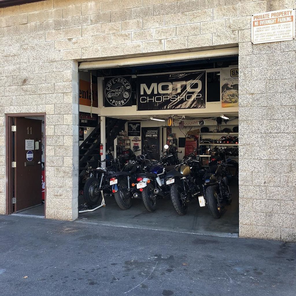 motochopshop's tweet photo. Good morning...back at it again. #thirstythursday #motochopshop #madetoride #triumph #thruxton #bonneville #scrambler #t120 #thruxtonsonly #bonnevillebobber #streettwin #triumphtwin #triumphnation #triumphofficial  #caferacer #caferacerxxx #caferacerporn #caferacerculture #c… https://t.co/hHxzDlkSoH