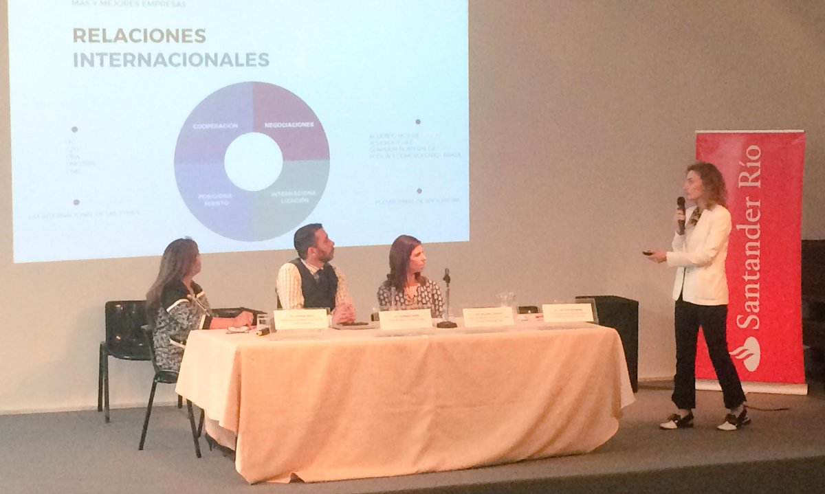 celeingaramo's tweet photo. Gracias #CenterGroup por invitarme a participar del Seminario “Herramientas publico-privadas para exportar a Brasil” y poder contar la experiencia de trabajo sobre emprendedores y PyMEs entre Argentina y Brasil 🇦🇷🇧🇷 #SEPyME #ExportemosMasABrasil https://t.co/pHcoBbPLak