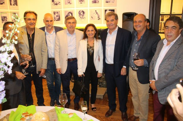 El ministro de <a href="/MinAgriCba/">Ministerio de Bioagroindustria de Córdoba</a> <a href="/SergioBussoOK/">Sergio Busso</a> inauguró ayer el evento “Nuestros Quesos: Sabores Cordobeses”. La propuesta, que la cartera organiza con <a href="/Apymel/">APYMEL</a> busca promocionar los sabores locales. #SaboresCordobeses #valoragregado
#Córdobapotencialactea prensa.cba.gov.ar/campo/busso-nu…