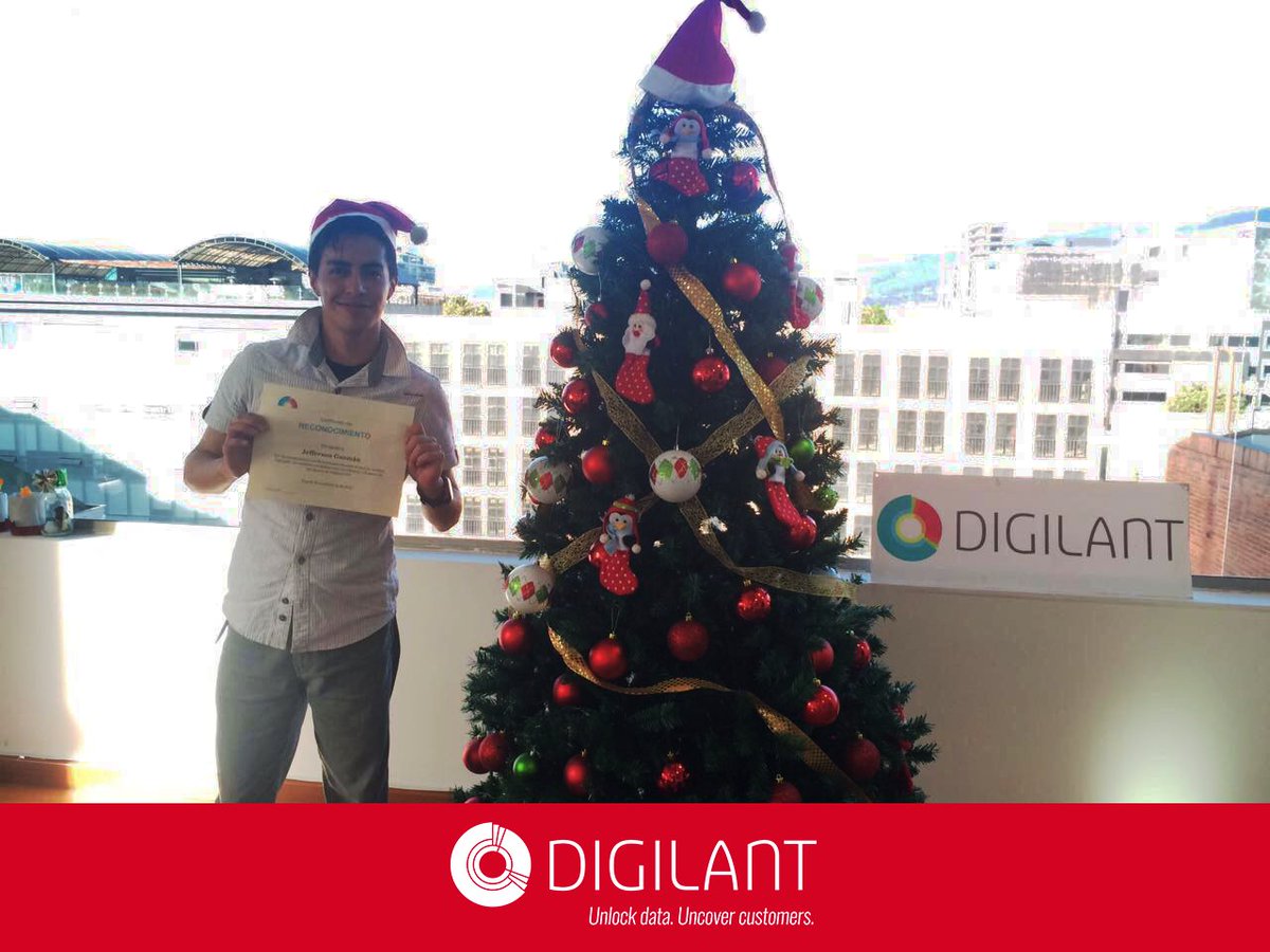 Digilant_CO's tweet photo. Los miembros de nuestro Centro de Excelencia recibieron un reconocimiento por su compromiso y dedicación ¡¡Muchas felicidades!! 🇨🇴 🎉🎄 https://t.co/u5oUun06gA