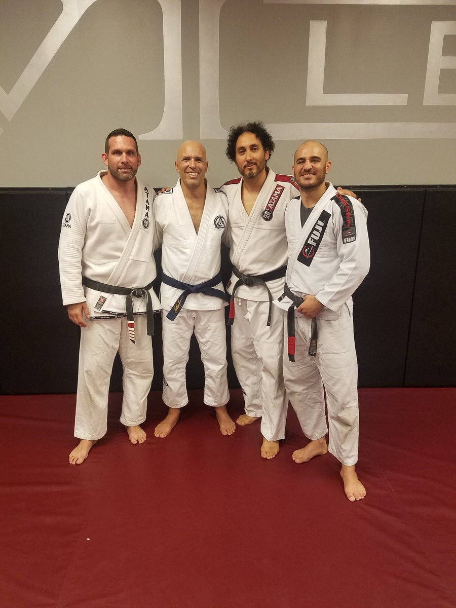 BassGJJRay's tweet photo. Great night last night at @6levels, always great to see @realroyce again #BJJ #MMA #SelfDefense #Legend #Brothers #WearAWhiteGiNextTimeBaron @WhoDatKeen https://t.co/Omx4HvCLus