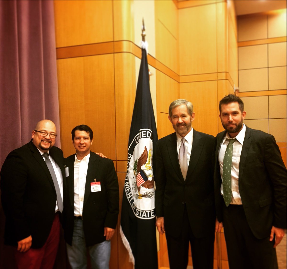 Finding Oscar tweet media