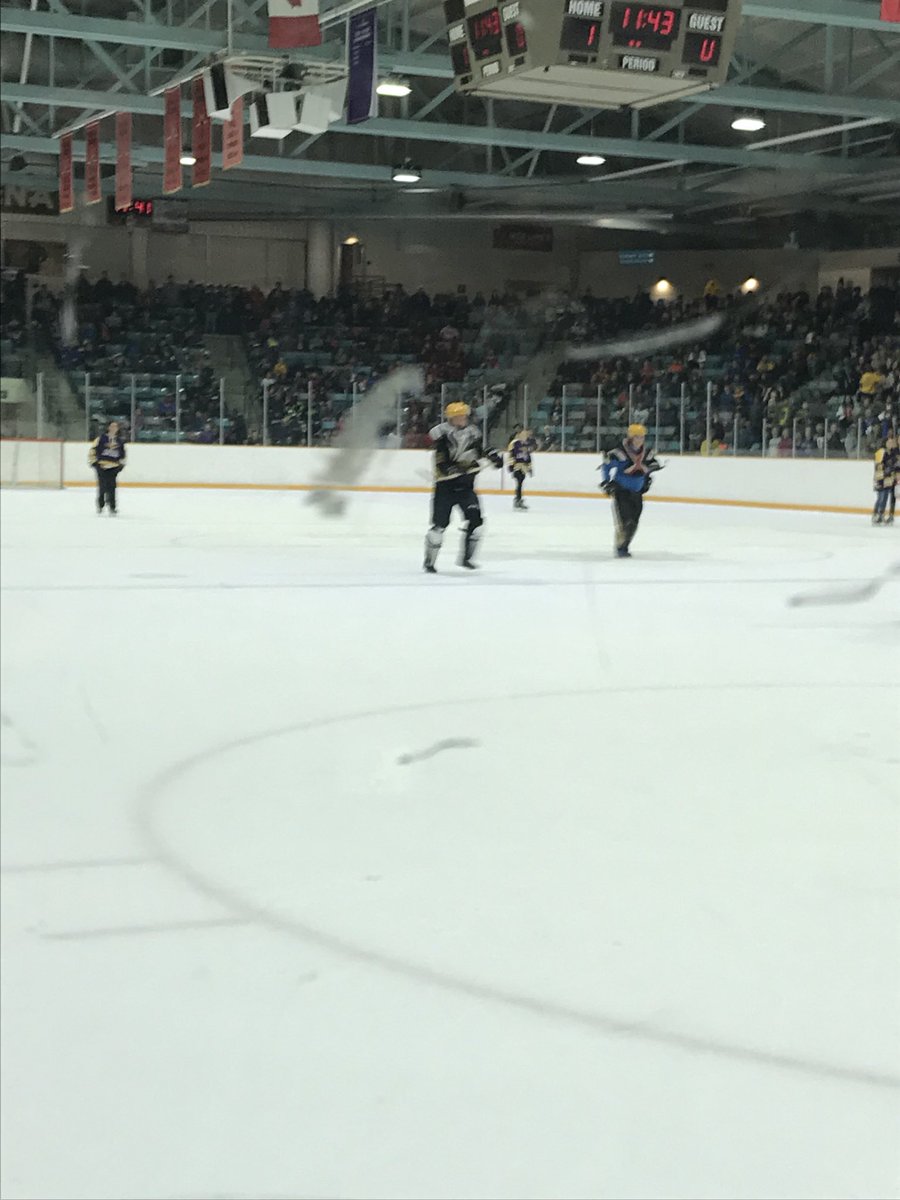 Justin Davis tweet media