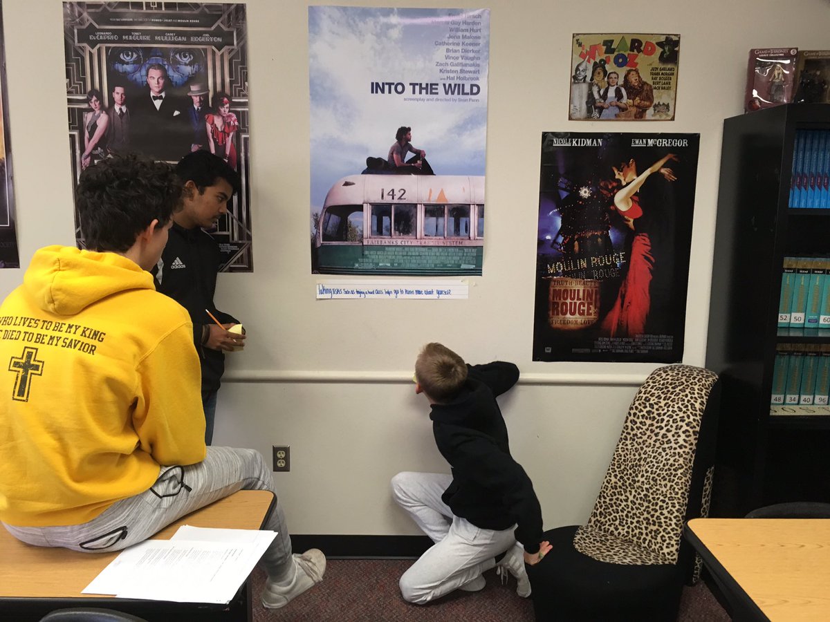 zlearnmore's tweet photo. Ss in Ms Patterson's Eng 1 class conducting a Gallery Walk using Rubric in scoring various Thesis Statements. @LHSRedhawks @friscoisd #LibertyLearns #FeedbackForImprovement https://t.co/fAHREhbecT