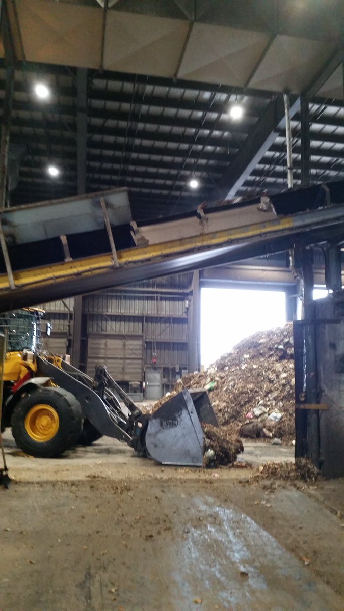 JNSS_EcoSchool's tweet photo. Peel Integrated Waste Management Facility Tour @PDSB_eco @TRCA_Edu  @DPCatholic @JudithNymanSS #ReduceWaste  #RecycleRight #Sustainability https://t.co/UANsbp3RN8
