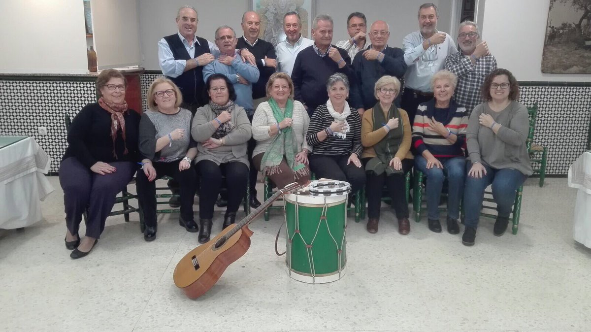 dlopezsalas's tweet photo. El Coro de Carretas de @rociodetriana también contribuye con #EstrellaEsCaridad al proyecto de @hdadlaestrella https://t.co/HtD5T2Xboj