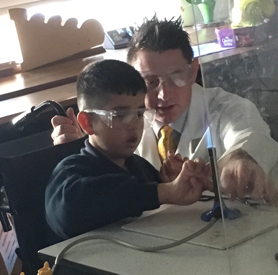 wilsonstfeed's tweet photo. Super work in Science learning about reactive elements #wssecondary #wsscience https://t.co/UbTDfLhlI7