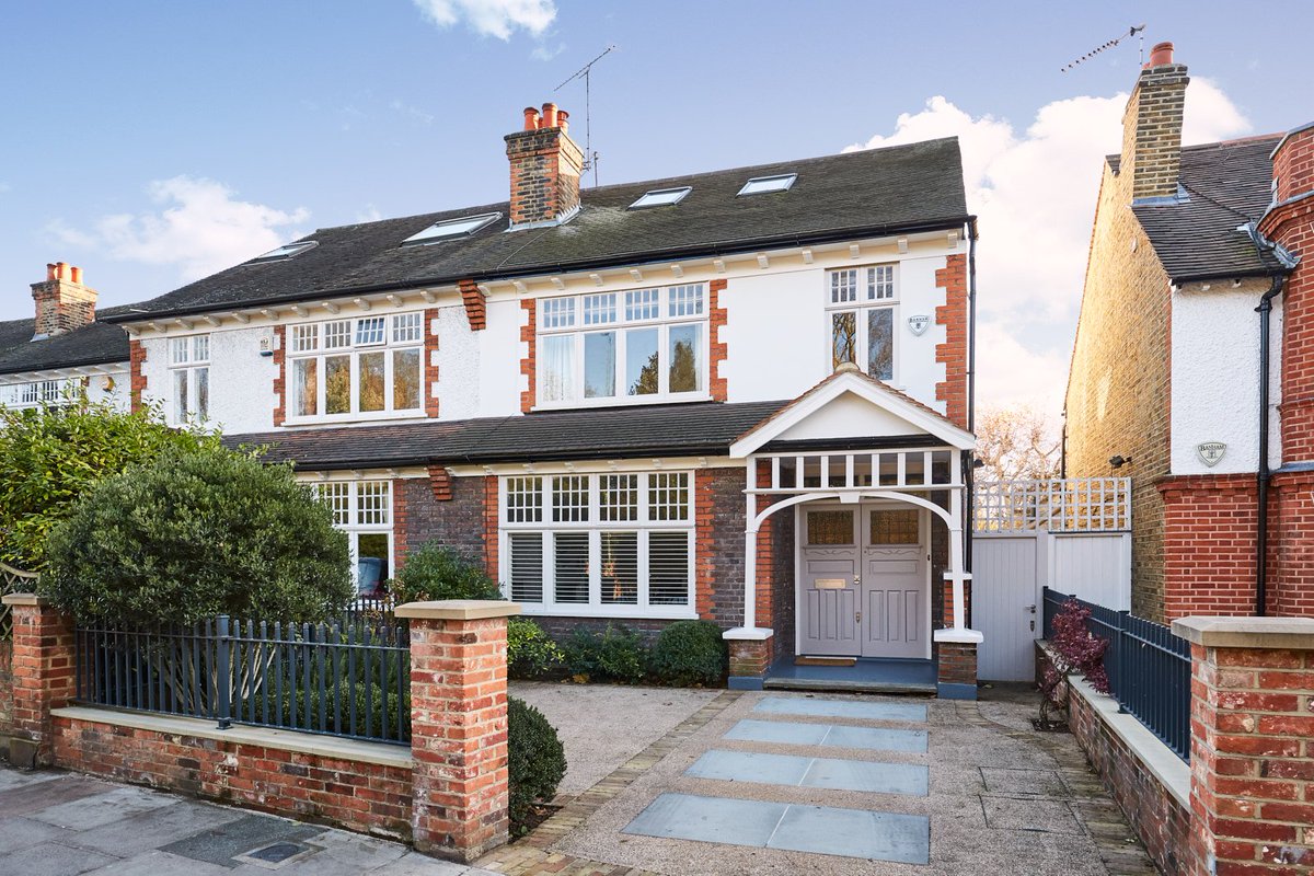 KF_SWLondon's tweet photo. #UNDEROFFER we have agreed offers on three exceptional #Barnes #Properties 1 property of which we agreed after just 4 days marketing! #ThursdayMotivation #PropertyNews #KFBarnes https://t.co/X6OTZbImwH