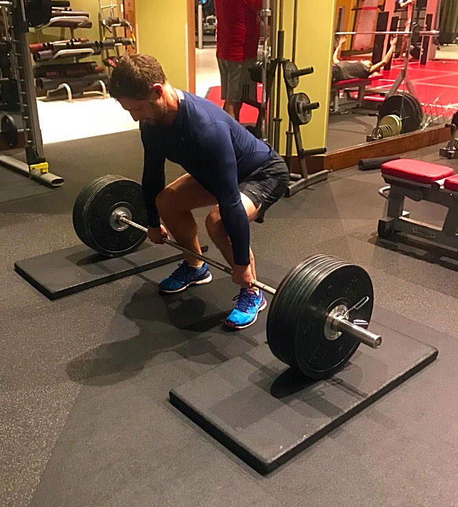 Deadlift day...10 reps at 140kg folllowed by 4 reps at 160kg.. a new pb #mindest #fitfam