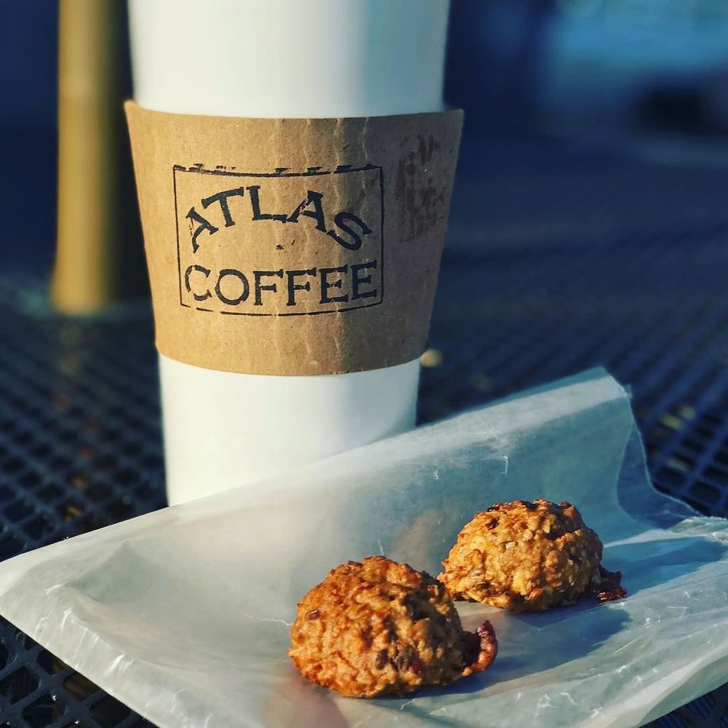 LynsieSteele's tweet photo. Early morning coffee meeting with amazing local entrepreneur Esteban @frienli_cville @atlascoffeecville !  Love the coffee, the Italian coffee bar atmosphere, exchanging big ideas and these paleo bites for baby! 👌 •
•
•
#bringyourbabytowork #workingm… https://t.co/hHUAs2M5I3 https://t.co/9HIHPmln8V