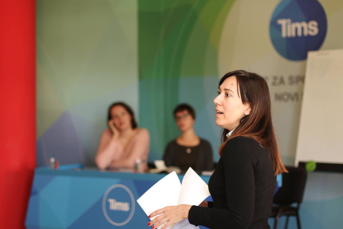 bookmark_ns's tweet photo. Juče smo predstavili vodič na Fakultet za sport i turizam. Zainteresovanim studentima i profesorima ispričali smo našu priču od početka do sadašnjeg trenutka :)
Hvala Ivani i Fakultetu na pozivu, divno nam je bilo! https://t.co/eRF37qVM55
