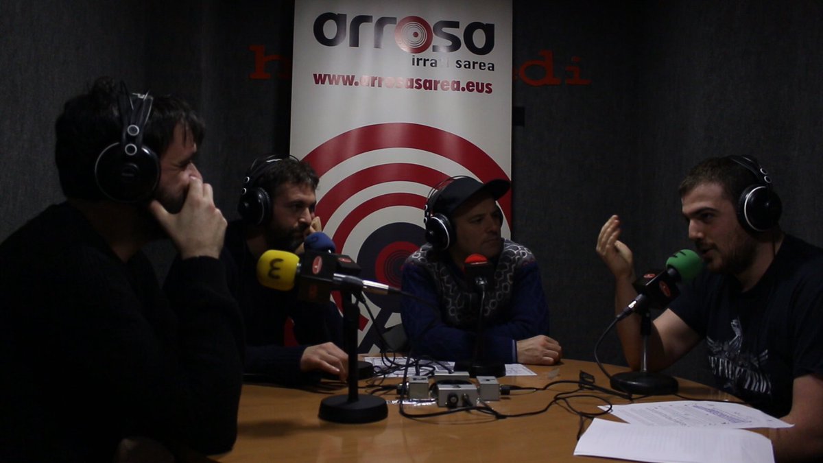 Infrasoinuak diskoaren inguruan hitz egiteko aukera izan dugu gaurkoan <a href="/berritxarrak/">Berri Txarrak</a> taldekoekin: arrosasarea.eus/2017/11/30/ber…